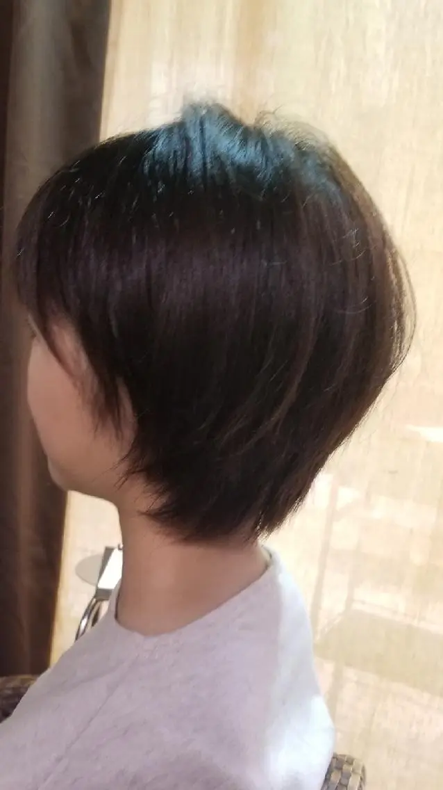 ショート 高口 雅のヘアスタイル