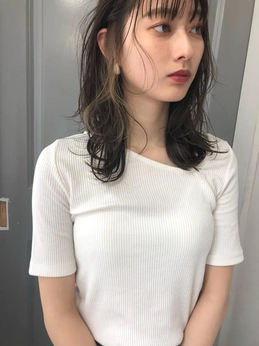 ロング カラー イヤリングカラー 顔周りカット Pia ツボイ ケイタのヘアスタイル