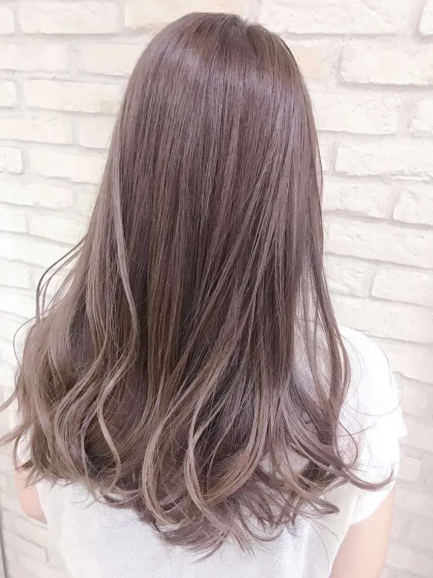 セミロング カラー ベージュカラー グラデーションカラー ハイライトカラー ハイライト 横浜🍒ルーツカラー エクステ／RIEのヘアスタイル