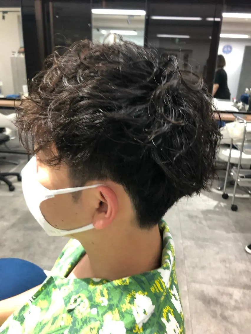 パーマ メンズ メンズパーマ ツーブロック スパイラルパーマ Noyヨシモト ヒロトのヘアスタイル