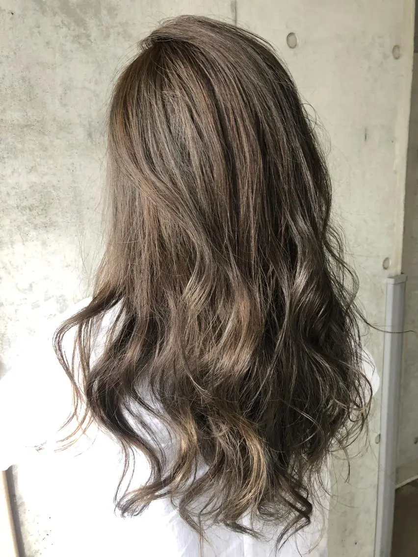ロング カラー 東 みのりのヘアスタイル