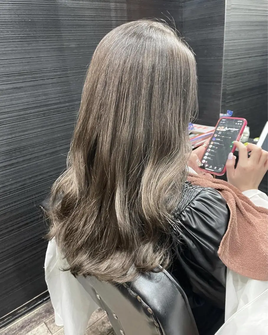 セミロング カラー グレージュ カット ヘアカラー トリートメント 山本 雅由のヘアスタイル