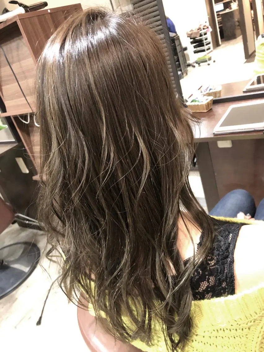 セミロング カラー カット ヘアカラー トリートメント SHIORI💜口コ ミNo.1艶カラーのヘアスタイル