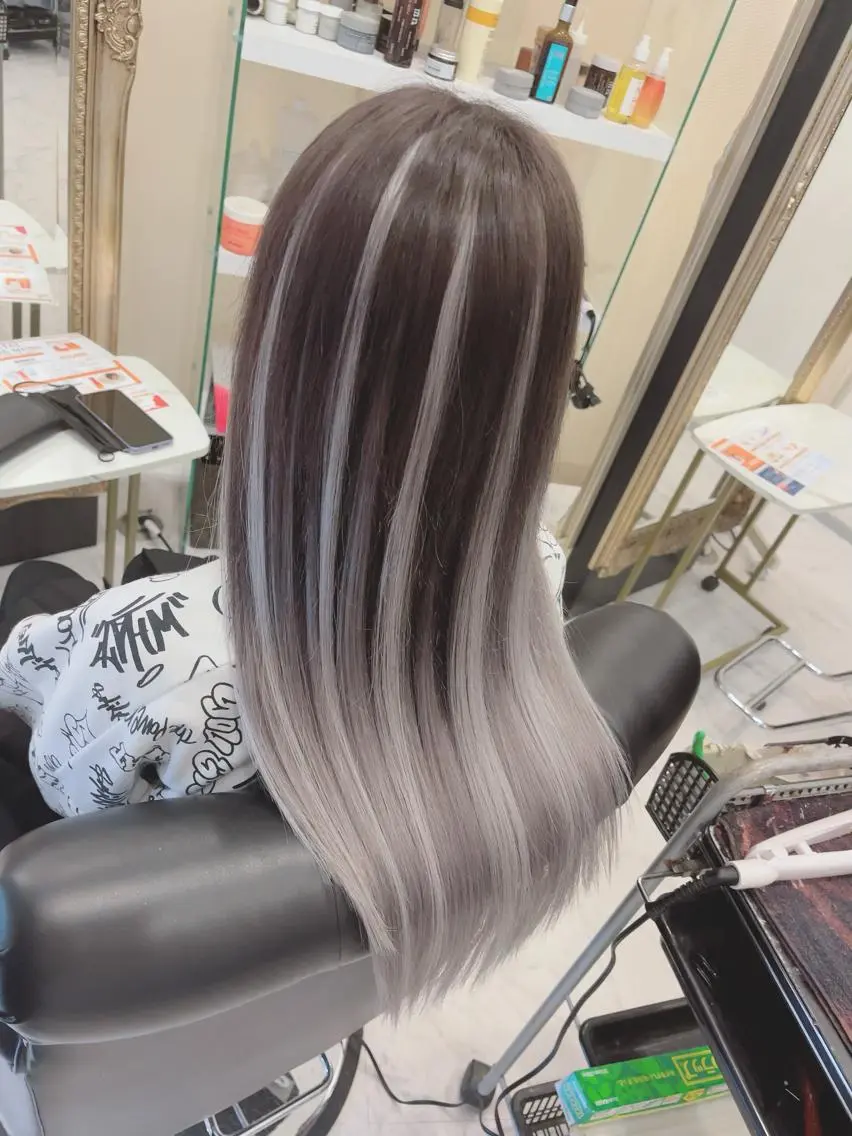 ロング ケアブリーチ&シール エクステの店和田翔莉のヘアスタイル