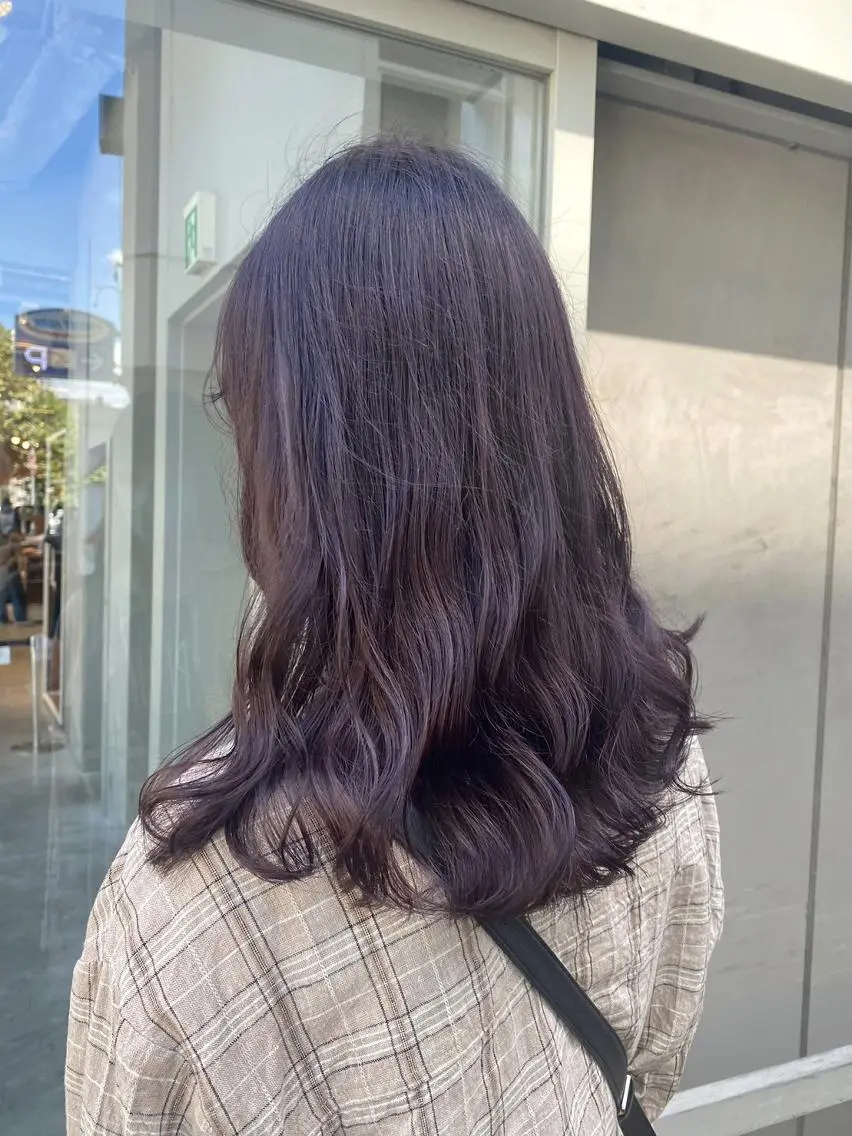 セミロング ヘアカラー トリートメント 🤍ハイトーン寒色 🤍MADOKAのヘアスタイル