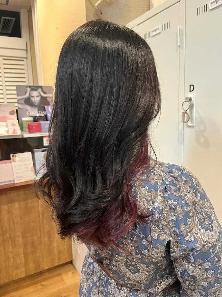 セミロング カラー インナーカラー パープルカラー ヘアカラー トリートメント NUMBER 天王寺 🌼yuriのヘアスタイル