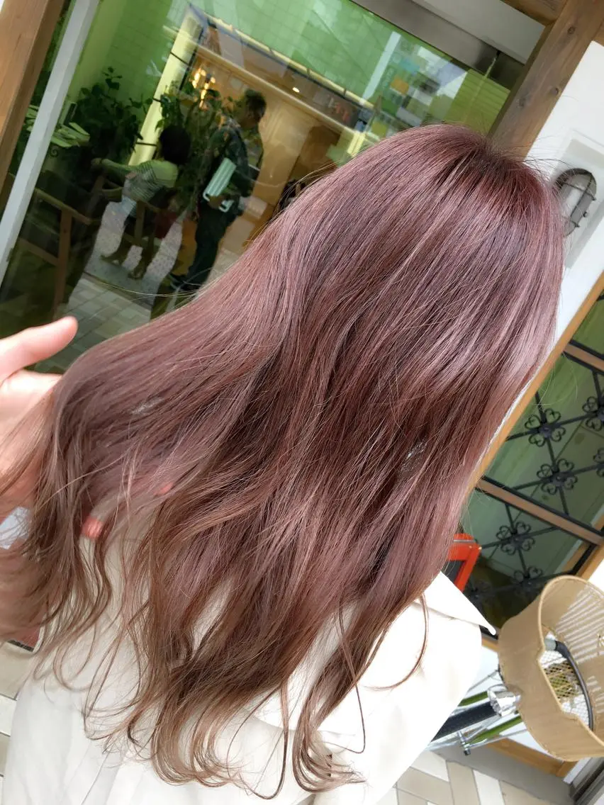 セミロング カラー グラデーションカラー グレージュ ピンクカラー 海外風レイヤーカット 👑店長 平松 由のヘアスタイル