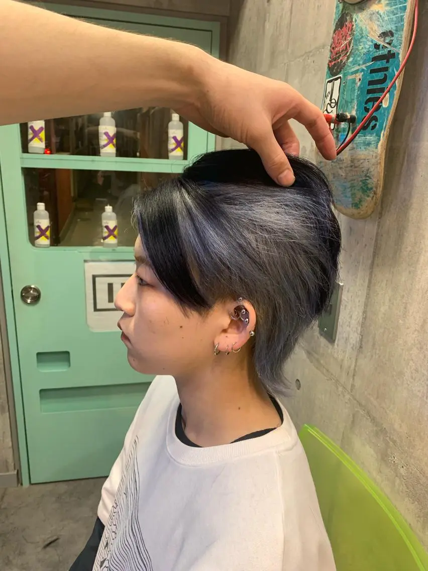 ショート カラー ヘアカラー ハイトーン/メンズ/ ウルフ特化 小松のヘアスタイル