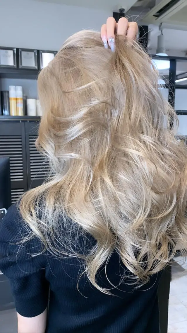 セミロング カラー ブロンド Giselハヤシ ケンタのヘアスタイル