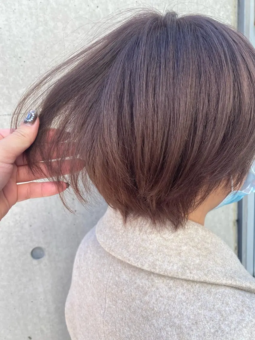 ショート ラベンダーベージュ 大橋 美咲のヘアスタイル