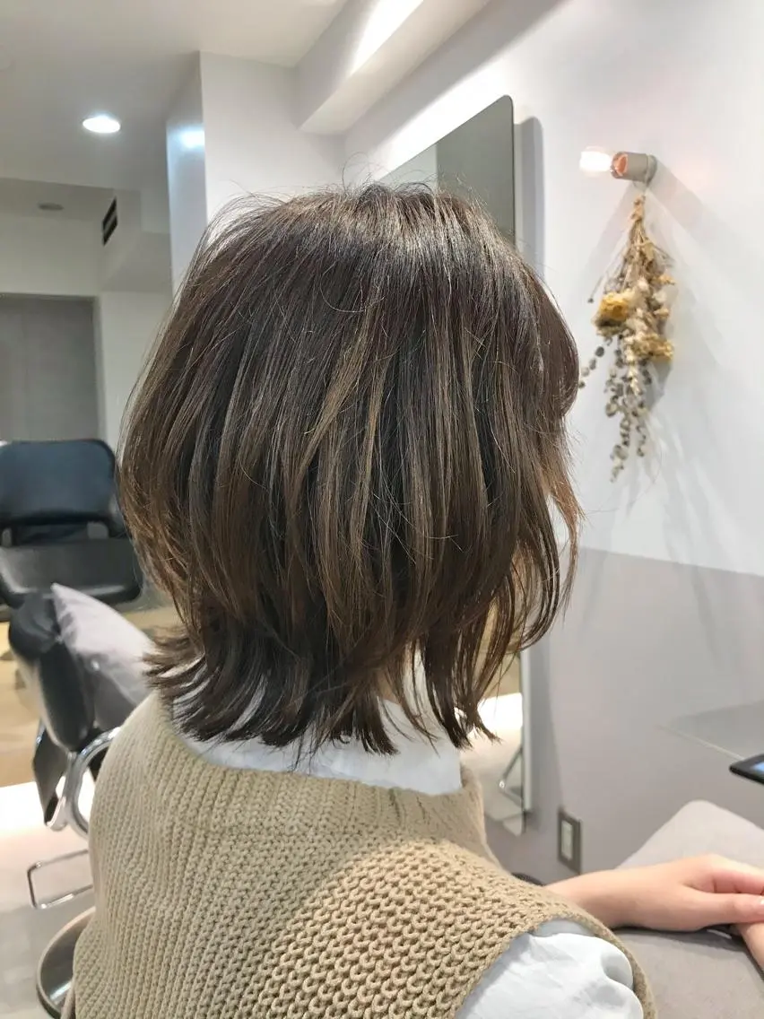 ミディアム オカダ ノゾミのヘアスタイル