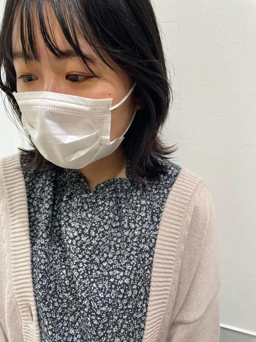 ミディアム 顔まわりレイヤー レイヤーカット 透明感カラー🩵 mioのヘアスタイル
