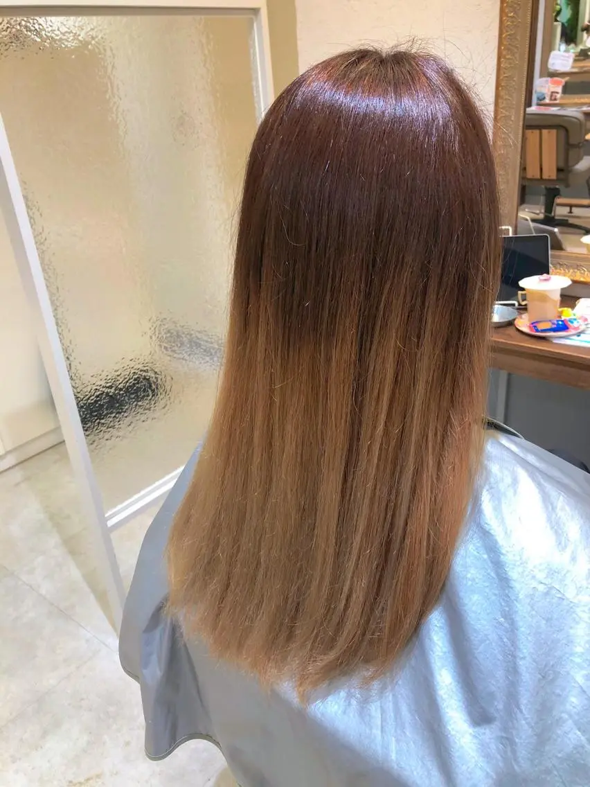 ロング カラー ベージュカラー ブリーチ ダブルカラー グラデーションカラー イルミナカラー u-chambord ユーシャンボールのヘアスタイル