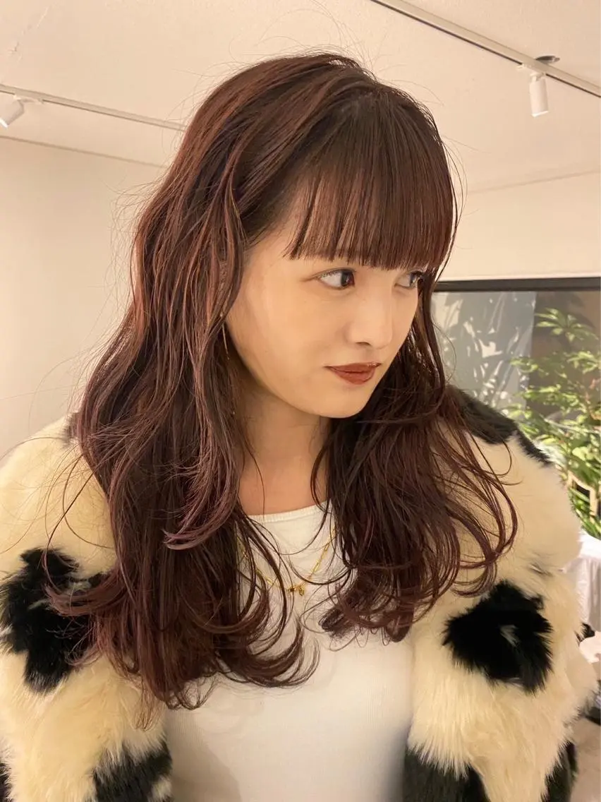 ロング サトウ ナナのヘアスタイル