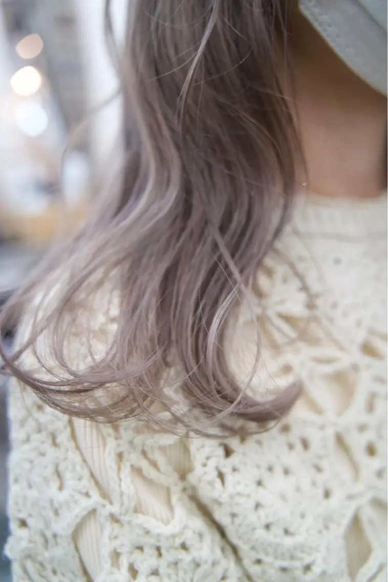 セミロング カラー 顔周りレイヤーカット ブリーチminamiのヘアスタイル