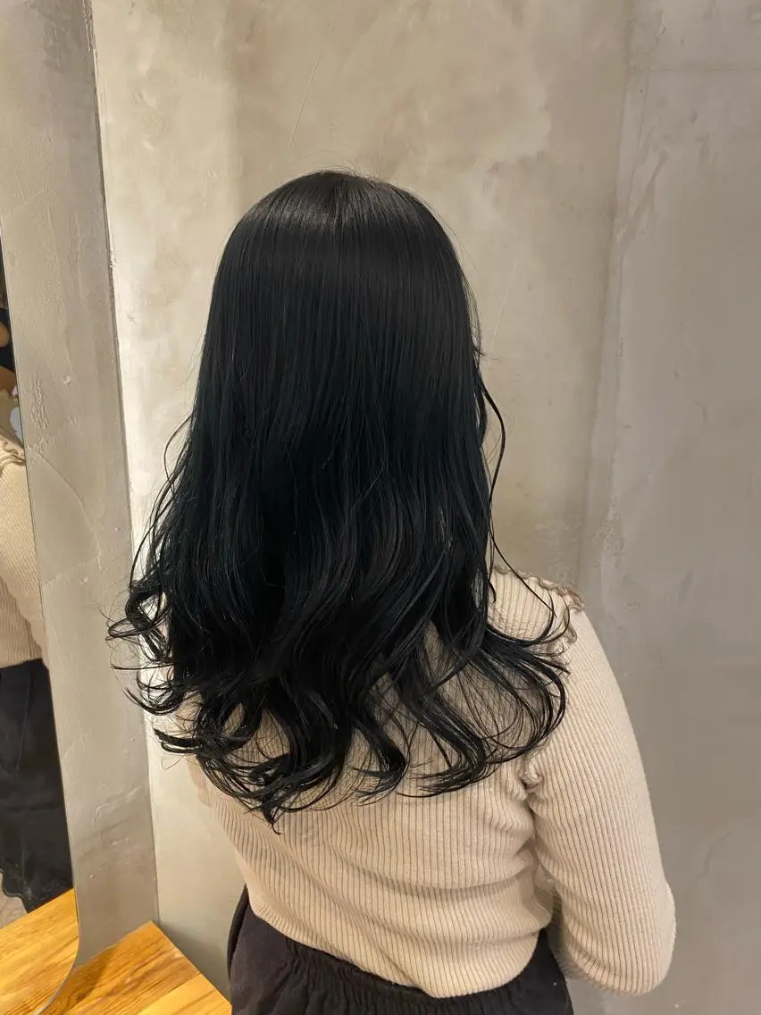 ミディアム カット ヘアカラー 新宿/顔周りカット +レイヤー=しずく♩のヘアスタイル