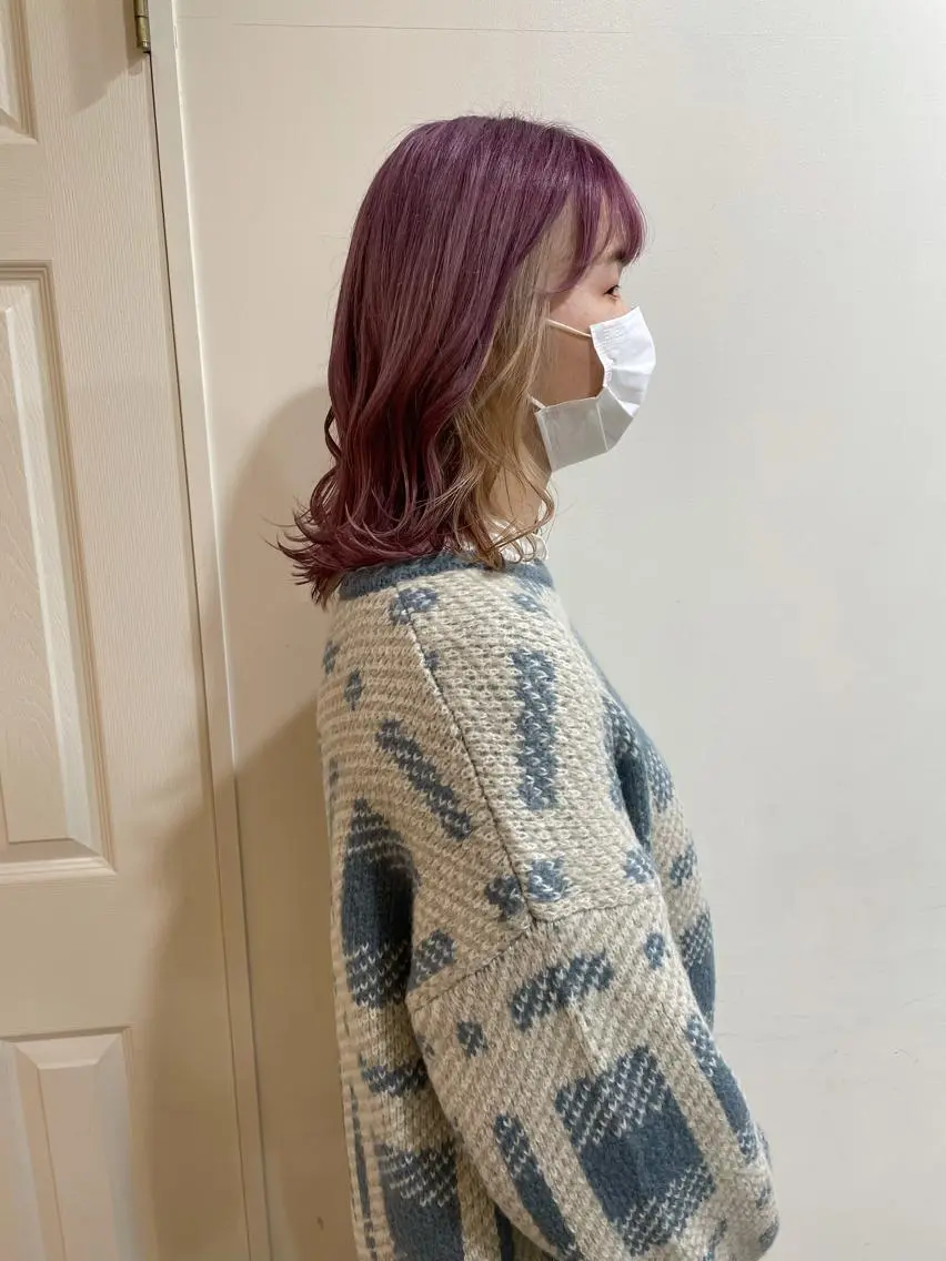 ミディアム カラー ベージュカラー ブリーチ ラベンダーカラー ラベンダーピンク ピンクカラー ヘアカラー トリートメント MIOベージュカラー 柔らかいカラーのヘアスタイル
