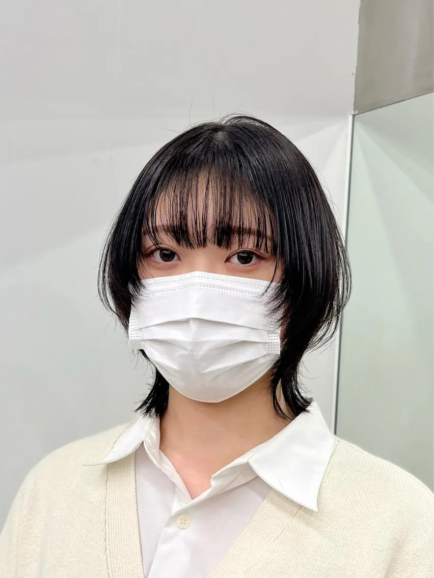 ミディアム イツク ⚡️ ルーツ/ハイトーンのヘアスタイル