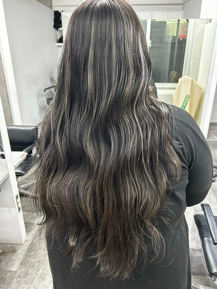 ロング カラー ブリーチ🐰インナー ♡ハイライト♡綾🐰のヘアスタイル