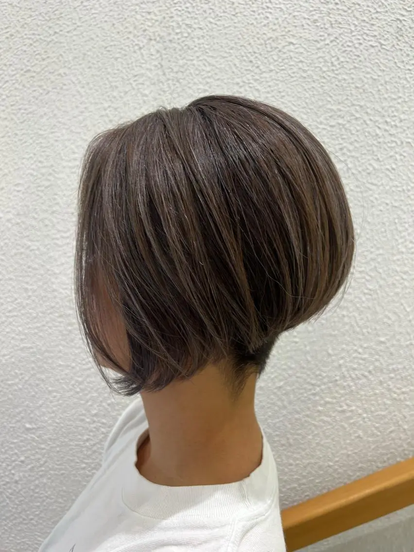 ショート カラー ママ美容師⭐️ シモダイラ ヒデミのヘアスタイル