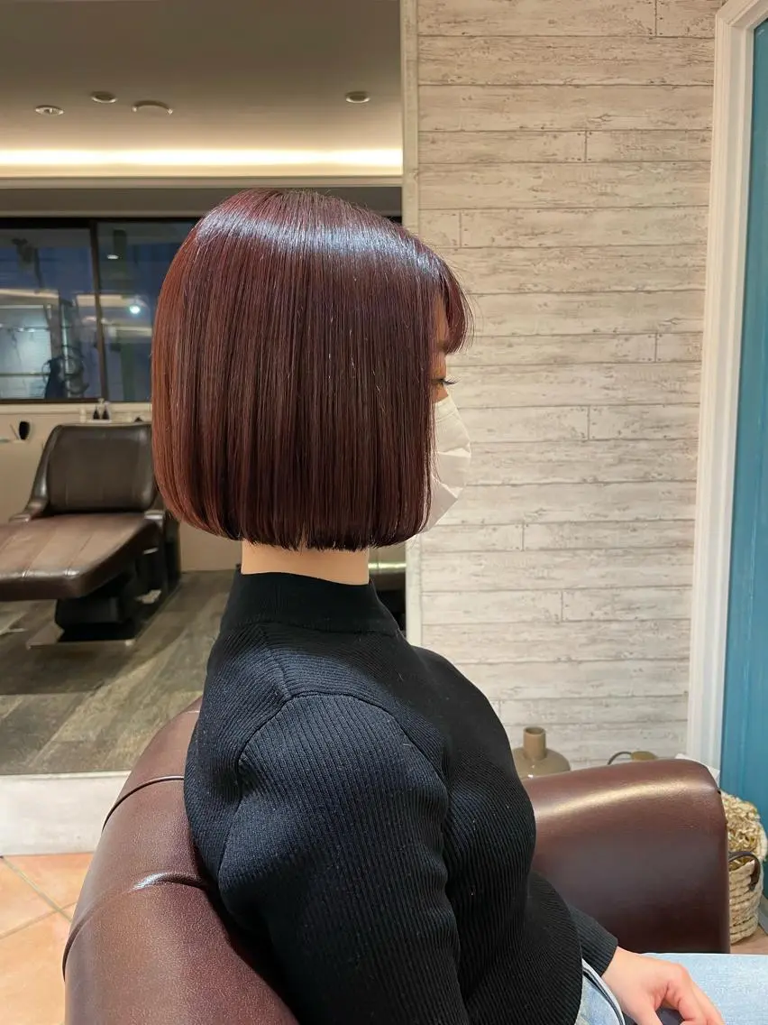 ミディアム カラー ボブ レイヤーカット アオガミ （前髪顔周りカット）のヘアスタイル