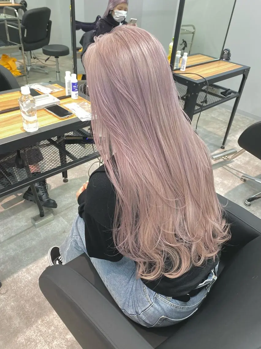 カラー 𝐚𝐨𝐢/ DAOのヘアスタイル