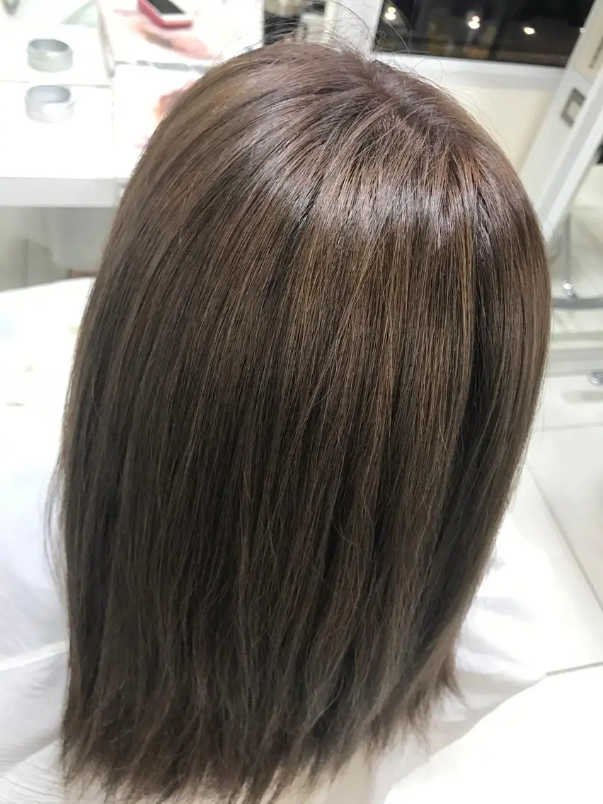 セミロング カラー アッシュ ブリーチ 透明感カラー イルミナカラー 【暖色カラー特化】 中山由梨のヘアスタイル
