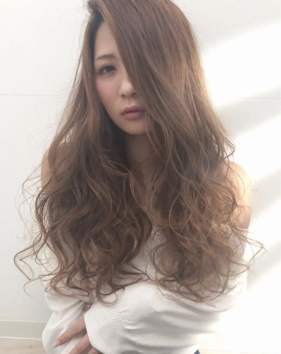ロング ロング 💫カットはなんでも 得意です✂️のヘアスタイル