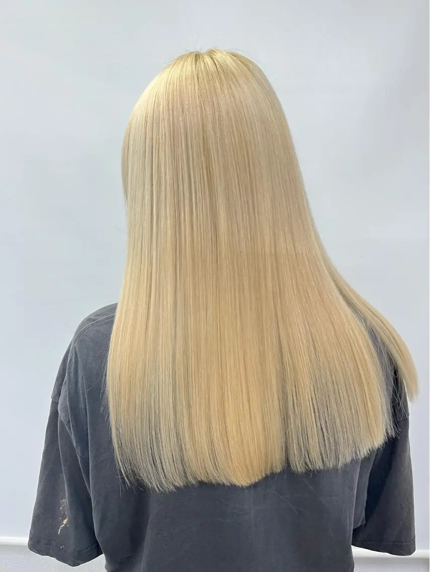 ロング カラー ブリーチ 抜きっぱなしブロンド ダブルカラー エクステ ハイトーン 💭黒崎ハルカのヘアスタイル
