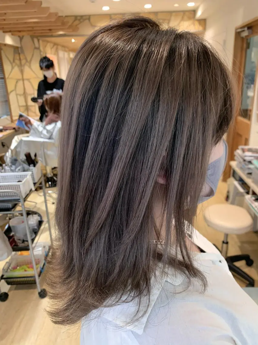 セミロング レイヤーカット ヘアカラー トリートメント 渋谷ハイトーン/ デザインカラー阿部のヘアスタイル