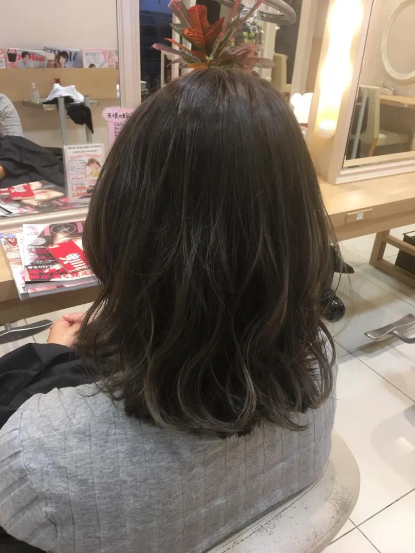 ミディアム カラー ハイライトカラー ハイライト 小田原NO1 美容師 飯田飛翔のヘアスタイル