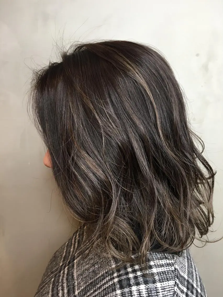 ミディアム ハイライト 嶋崎 啓人のヘアスタイル