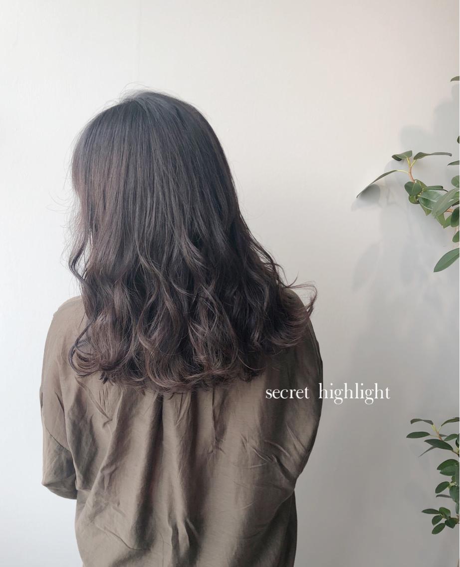 ミディアム 岸川 恭子のヘアスタイル