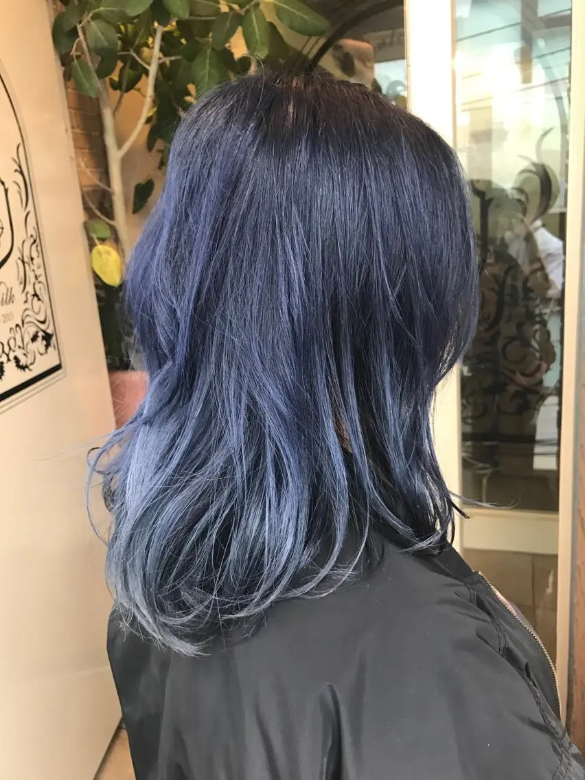 セミロング カラー パーマ ヘアアレンジ メンズ キッズ ネイル マツエク・マツパ ブルーカラー ブルーグレー ブルー サロンドミルク 原宿のヘアスタイル