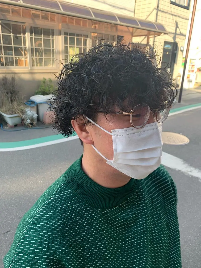 ミディアム パーマ メンズ ミディアムパーマ メンズパーマ 波巻きパーマ メンズ特化西村 雄太のヘアスタイル