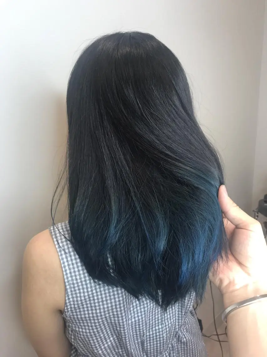 セミロング カラー ブルーカラー グラデーションカラー カット ヘアカラー トリートメント インナーエクステ渋谷 🦋KAJIのヘアスタイル