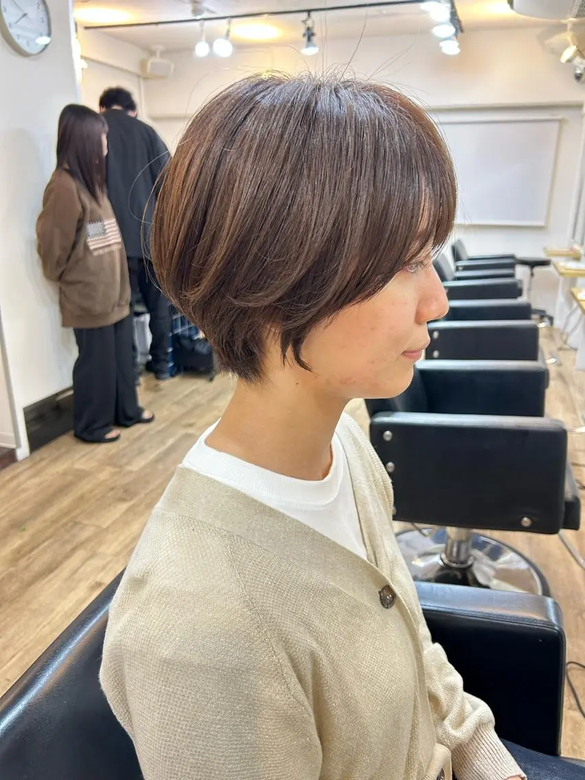 ショート カラー ブリーチ ケアブリーチ ダブルカラー ハイライトカラー イルミナカラー 中北篤志 ショートボブのヘアスタイル