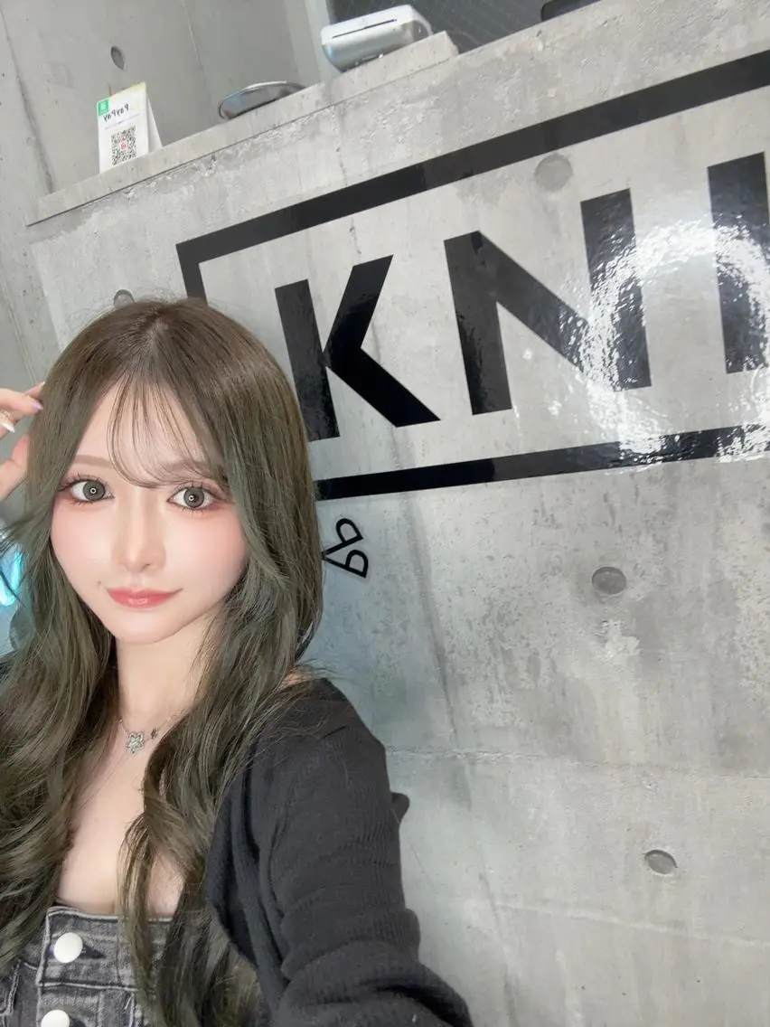 カラー ブリーチ/ウルフ特化 渋谷カルチャー交差点のヘアスタイル