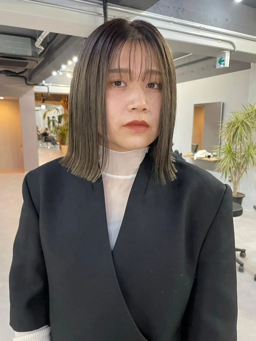 ミディアム カット ヘアカラー トリートメント 倉辻 香奈子のヘアスタイル