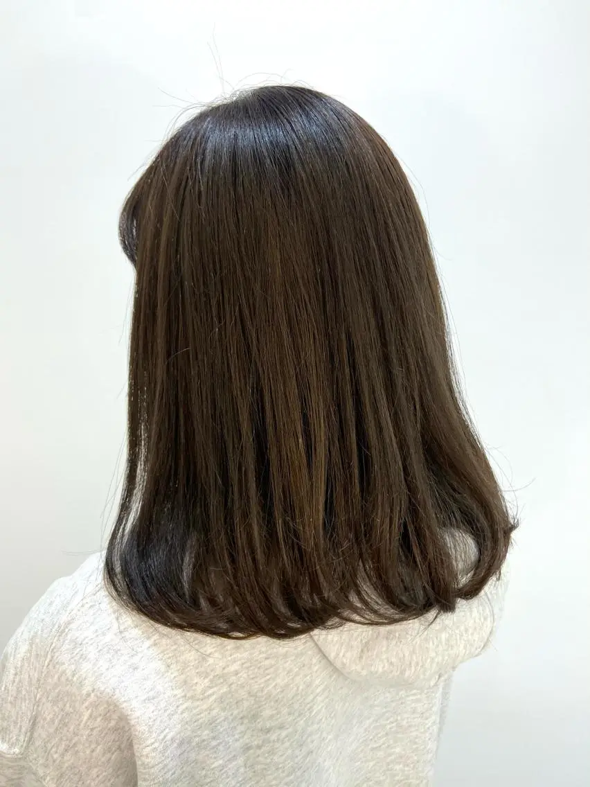セミロング カラー ベージュカラー オリーブベージュ オリーブカラー natsumi / N°ariaのヘアスタイル