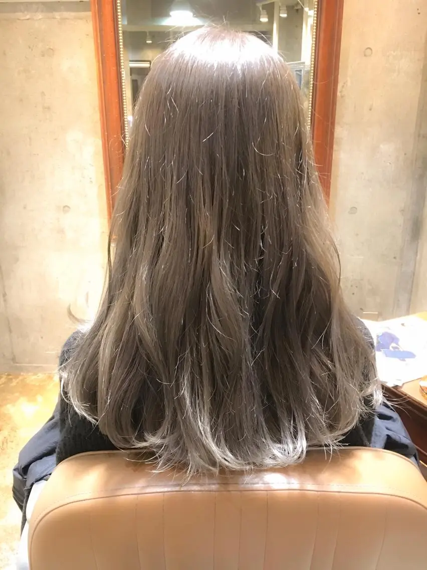 ロング カラー グレージュ 北條 優輝のヘアスタイル