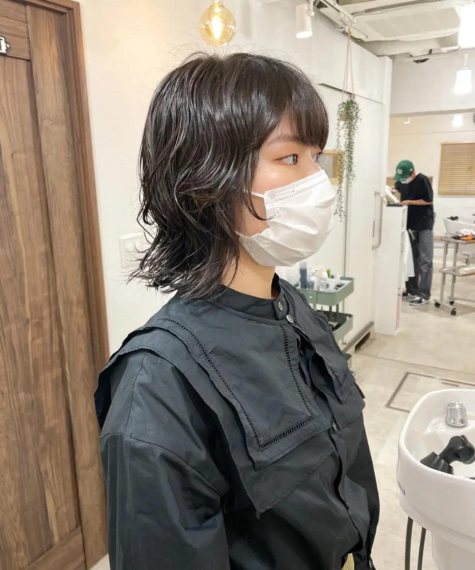 ミディアム パーマ 切りっぱなしボブ ミディアムパーマ ボブ ハイライト ウルフカット 髪質改善 縮毛矯正/ レイヤー/銀座/本木のヘアスタイル