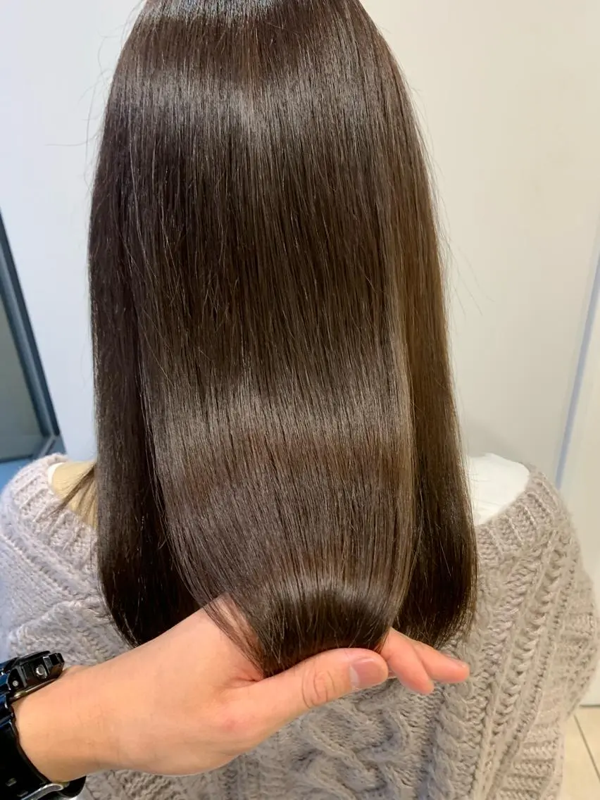 セミロング カット講師 久保匠のヘアスタイル