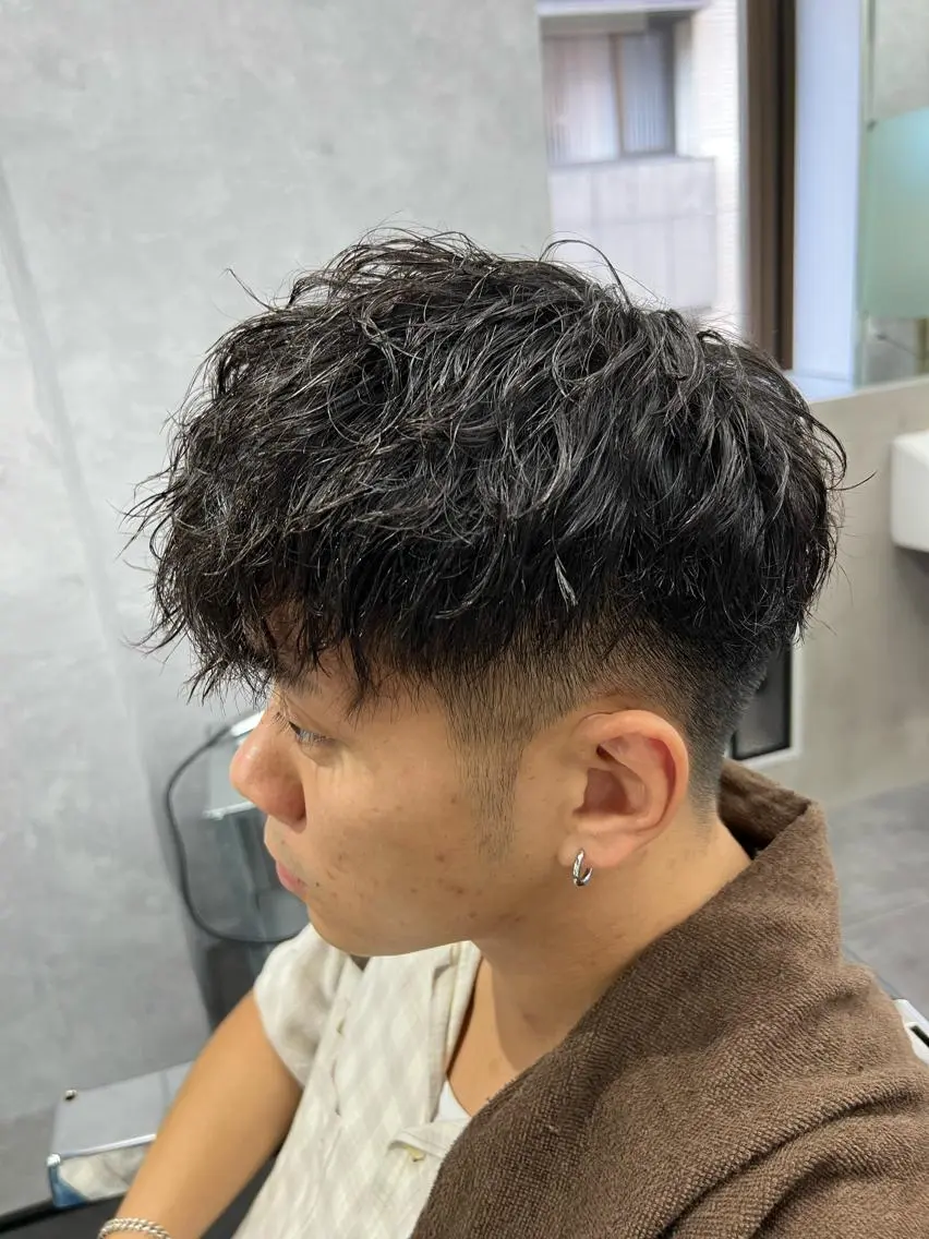 ショート パーマ メンズ 刈り上げ カット パーマ 垢抜け・メンズパーマ 津山祐紀のヘアスタイル