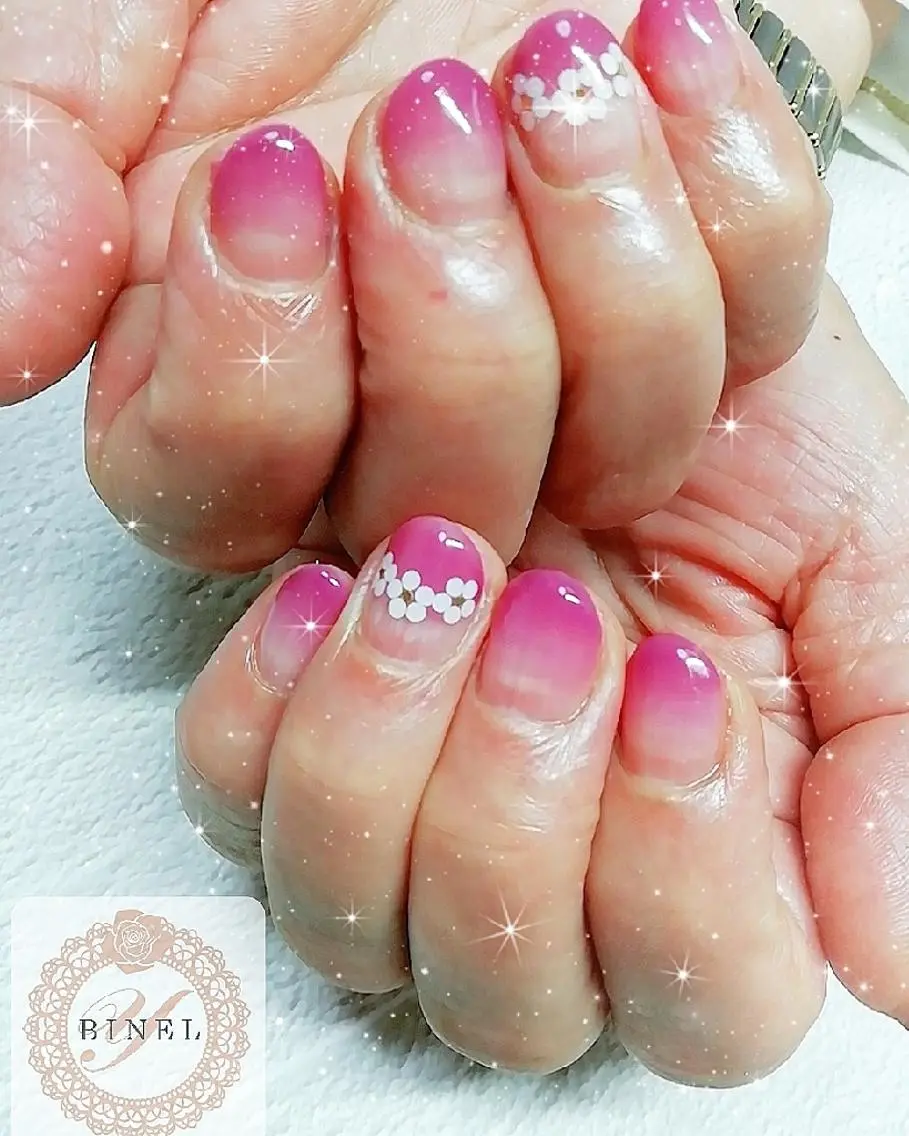 ネイル ドット フラワーネイル フレンチネイル グラデーション ピンク ハンドネイル Nail Salon Y.BINELのネイルデザイン