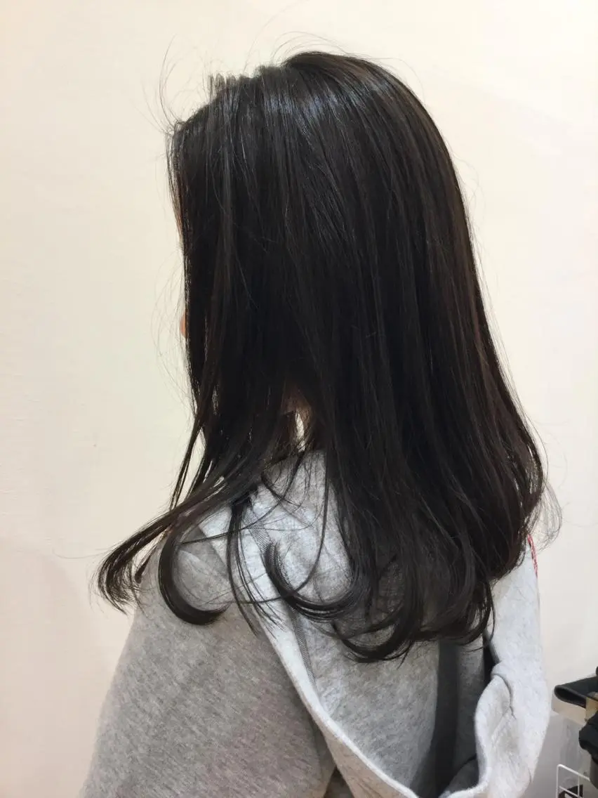 セミロング カット ヘアカラー 庄嶋 彩香のヘアスタイル