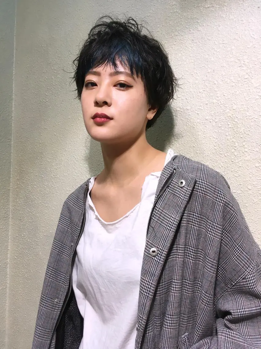 ショート ショートヘア カット ヘアカラー ヨナイ チヒロのヘアスタイル