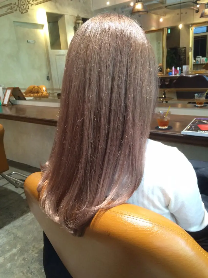 ロング カラー ベージュカラー ダブルカラー サロンドミルク 原宿のヘアスタイル