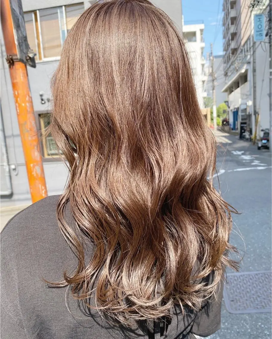 ミディアム カラー ヘアアレンジ 切りっぱなしボブ ミディアムパーマ アッシュ アッシュグレー バレイヤージュ ササキカズマ〻透明感 〻色落ち〻赤み消しのヘアスタイル