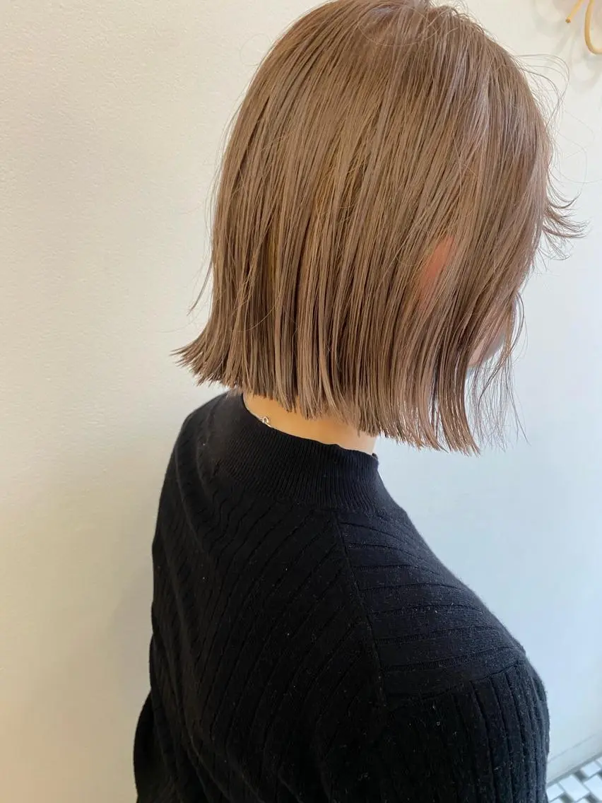 ミディアム カラー カット ヘアカラー トリートメント 顔周りレイヤーカット ブリーチminamiのヘアスタイル